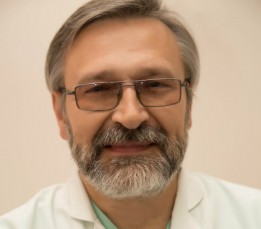 Врач Анатолий Тихонов